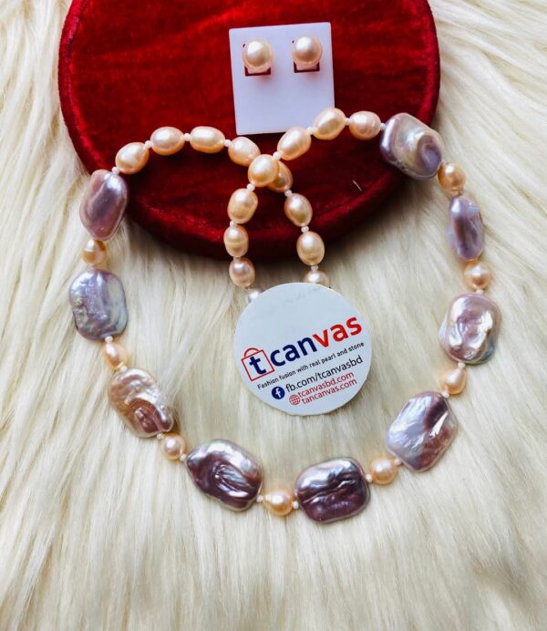 Mother pearl necklace